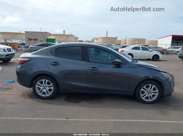 3MYDLBYV6HY149455 2017 TOYOTA YARIS IA Черный Вид задней части салона