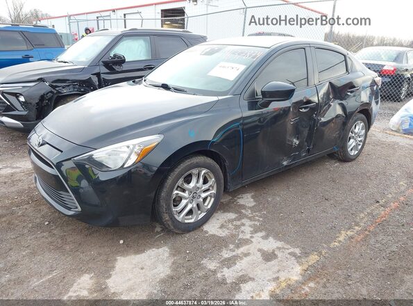 3MYDLBYV7HY159069 2017 TOYOTA YARIS IA Black წინა მარცხენა ხედი სამი მეოთხედიდან