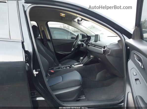 3MYDLBYV7HY159069 2017 TOYOTA YARIS IA Black წინა სალონის ხედი
