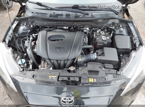3MYDLBYV7HY159069 2017 TOYOTA YARIS IA Black უკანა ხედი