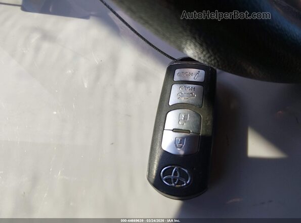 3MYDLBYV7JY304682 2018 TOYOTA YARIS IA Blue Vista del salpicadero