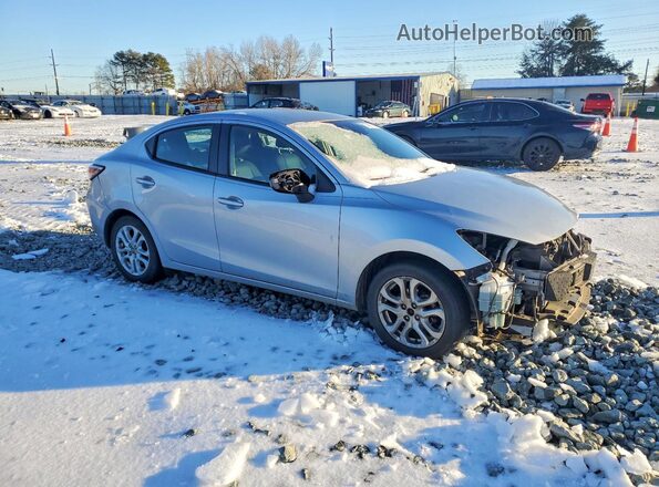 3MYDLBYV7JY332496 2018 TOYOTA YARIS Silver წინა მარჯვენა