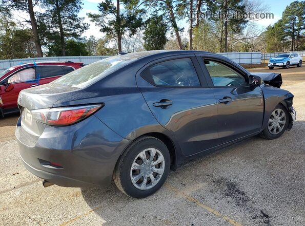 3MYDLBYV7KY503622 2019 TOYOTA YARIS Gray 