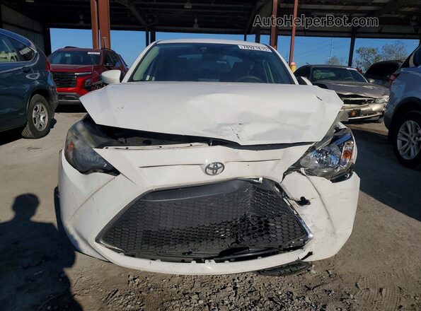 3MYDLBYV7LY708326 2020 TOYOTA YARIS White წინა ხედი