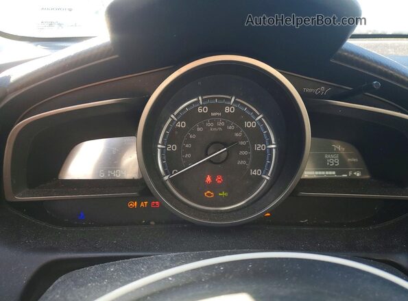 3MYDLBYV7LY708326 2020 TOYOTA YARIS White ხელსაწყოთა პანელის ხედი