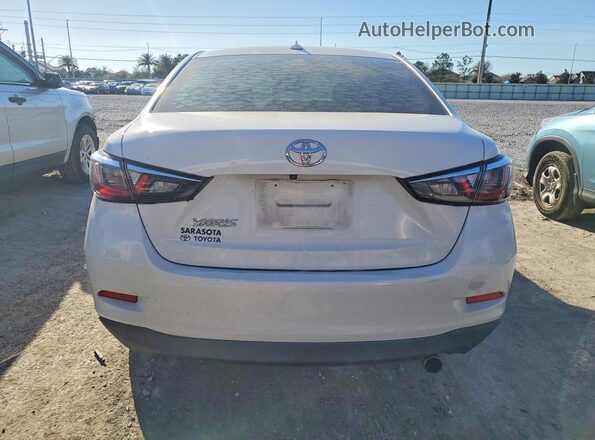 3MYDLBYV7LY708326 2020 TOYOTA YARIS White უკანა ხედი