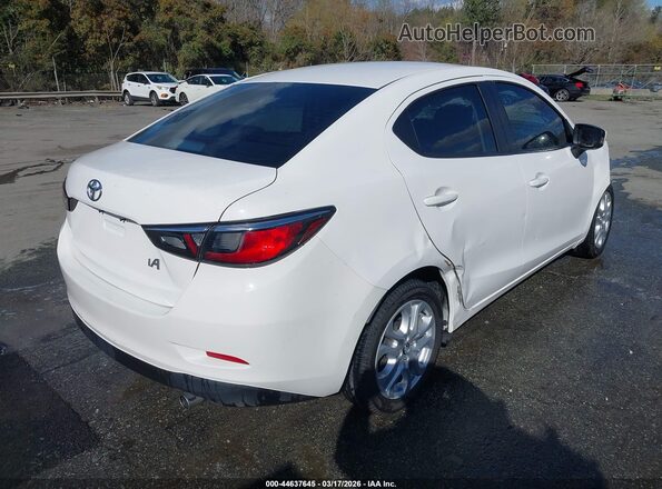 3MYDLBYV8JY302035 2018 TOYOTA YARIS IA White უკანა მარჯვენა