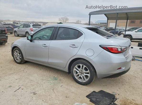 3MYDLBYV9HY164404 2017 TOYOTA YARIS Silver Rear left