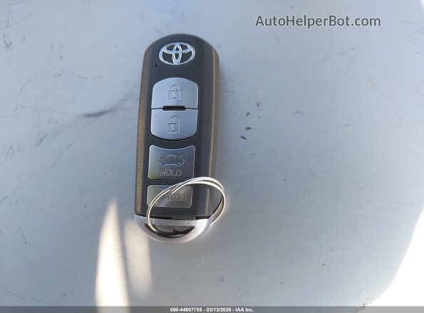 3MYDLBYV9JY317417 2018 TOYOTA YARIS IA Silver 