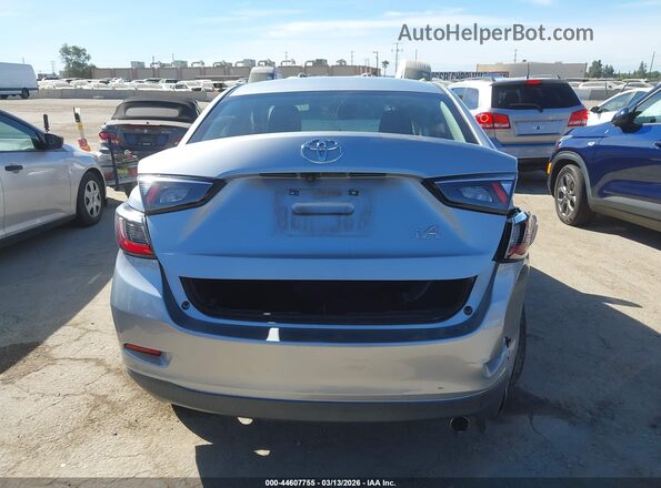3MYDLBYV9JY317417 2018 TOYOTA YARIS IA Silver 