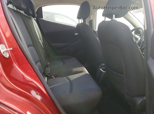 3MYDLBYV9JY323220 2018 TOYOTA YARIS Red Հետևի նստատեղերի տեսք