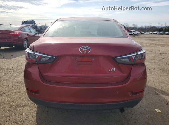 3MYDLBYV9JY323220 2018 TOYOTA YARIS Red Հետևի տեսք