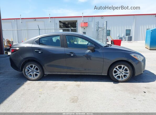 3MYDLBYV9JY332189 2018 TOYOTA YARIS IA Серый Панорамный вид салона 360°