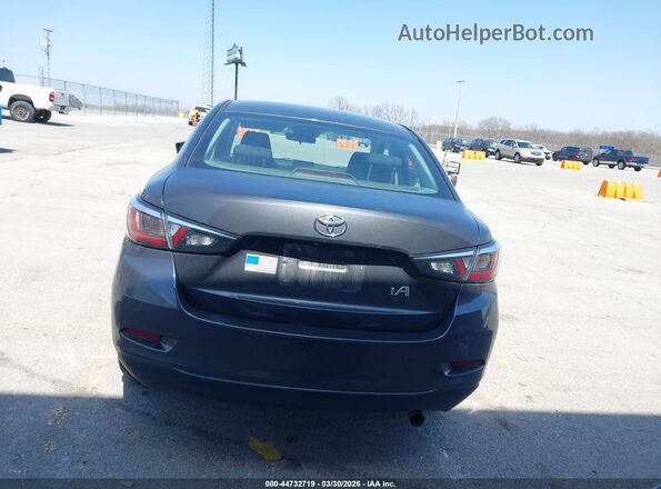 3MYDLBYV9JY332189 2018 TOYOTA YARIS IA Серый 