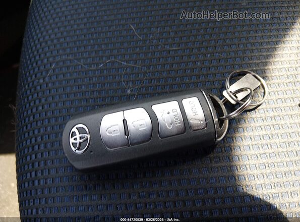 3MYDLBYVXHY181468 2017 TOYOTA YARIS IA White წინა პანელის ხედი