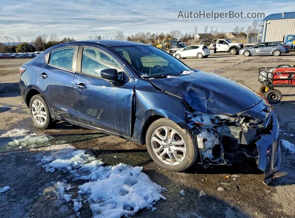 3MYDLBYVXJY304093 2018 TOYOTA YARIS Синий Передняя правая четверть