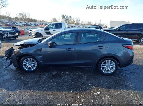 3MYDLBYVXJY321041 2018 TOYOTA YARIS IA Gray 