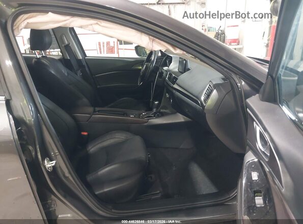 3MZBN1M3XJM189613 2018 MAZDA 3 Серый Вид салона спереди