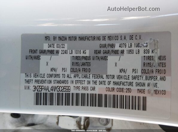 3MZBPAAL4NM302699 2022 MAZDA 3 White Vista del compartimento del motor