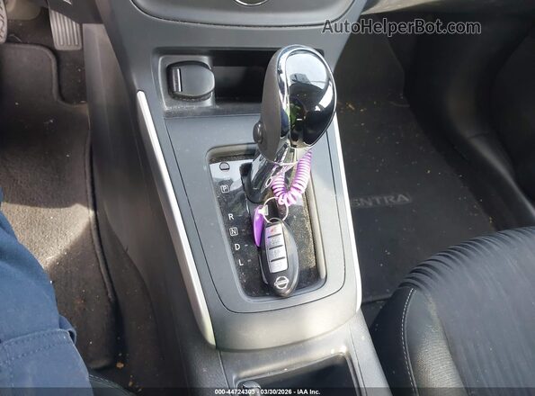3N1AB7AP0KY272871 2019 NISSAN SENTRA Серебряный Вид панели приборов