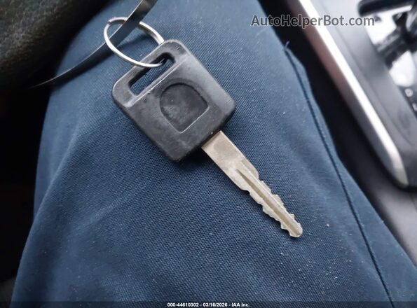 3N1AB7AP7HY275968 2017 NISSAN SENTRA Серебряный Вид панели приборов