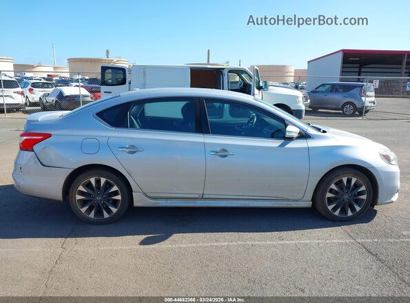 3N1AB7AP8JY320289 2018 NISSAN SENTRA Серебряный Вид спереди