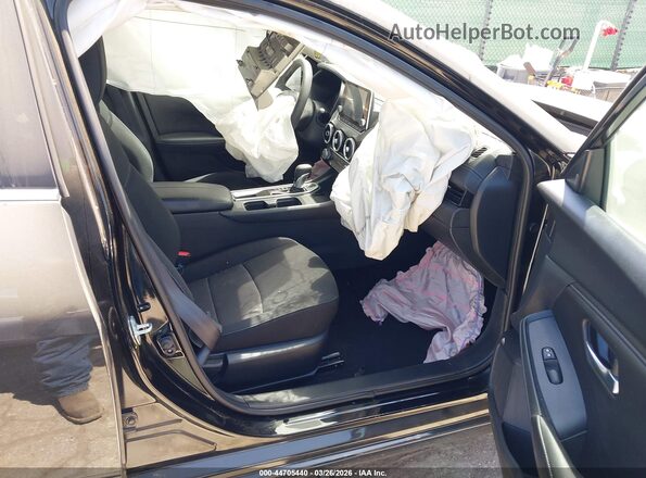 3N1AB8CV4PY305945 2023 NISSAN SENTRA Черный Вид салона спереди