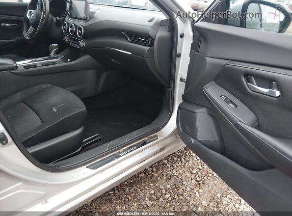 3N1AB8CV7MY226264 2021 NISSAN SENTRA Серебряный Вид салона спереди