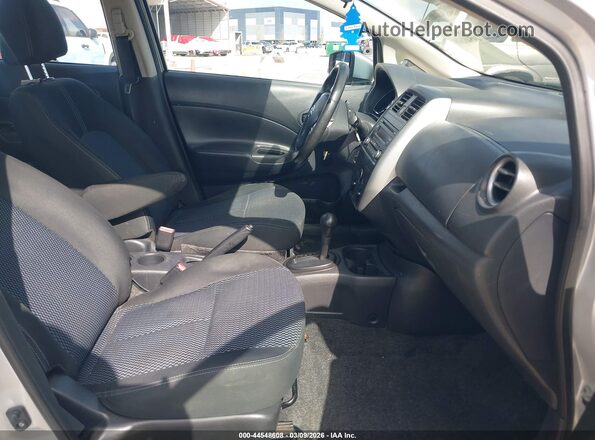 3N1CE2CP2GL385239 2016 NISSAN VERSA NOTE Silver Front interior view