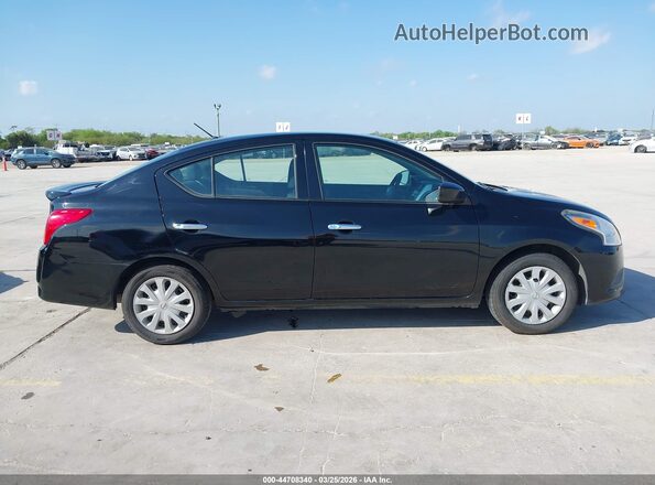 3N1CN7AP1GL876224 2016 NISSAN VERSA Черный Вид задней части салона