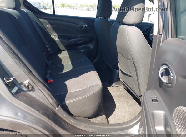 3N1CN7AP4HL802491 2017 NISSAN VERSA Silver Vista de la etiqueta del VIN