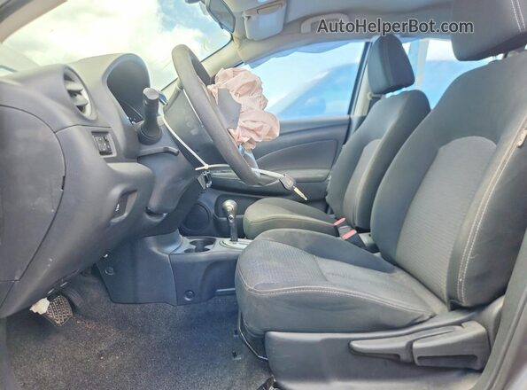 3N1CN7APXGL876500 2016 NISSAN VERSA Silver Front interior view