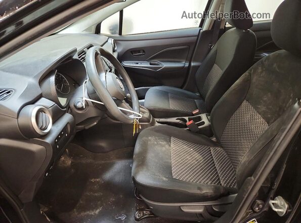 3N1CN8DV6PL817833 2023 NISSAN VERSA Черный Вид салона спереди