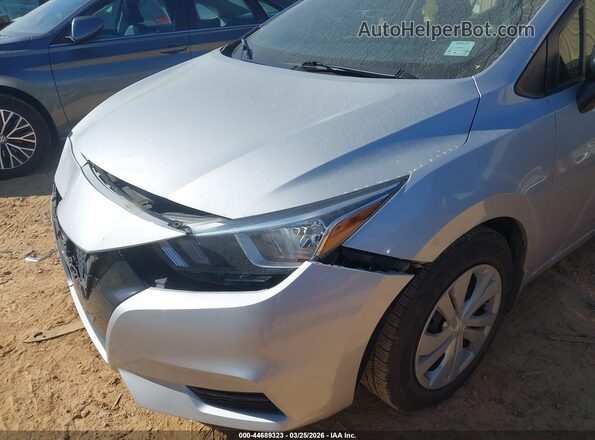 3N1CN8DV8ML855382 2021 NISSAN VERSA Silver Դիմացի տեսք