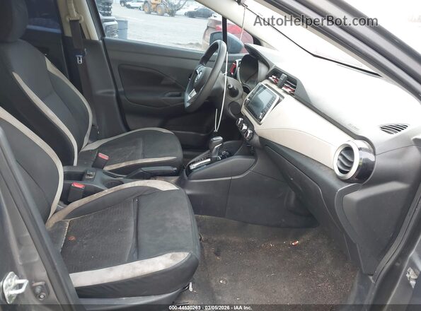 3N1CN8EV2ML807617 2021 NISSAN VERSA Gray Widok wnętrza z przodu