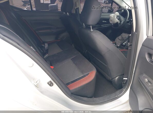 3N1CN8FV0PL851568 2023 NISSAN VERSA Silver Widok naklejki z numerem VIN