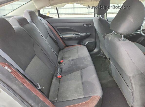 3N1CN8FV3ML919129 2021 NISSAN VERSA Silver Vista de los asientos traseros