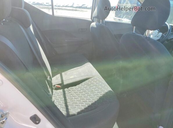 3N1CP5BV1ML475554 2021 NISSAN KICKS White Vista interior trasera