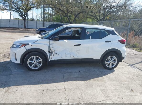 3N1CP5BV6RL529535 2024 NISSAN KICKS White Widok wnętrza z tyłu