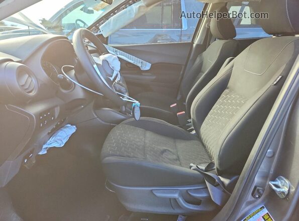 3N1CP5BV9NL489932 2022 NISSAN KICKS Gray Widok wnętrza z przodu