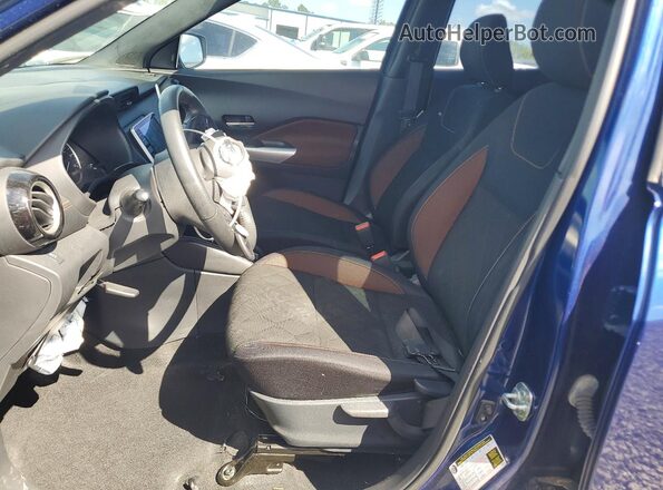 3N1CP5CU1JL538086 2018 NISSAN KICKS Blue Вид салону спереду