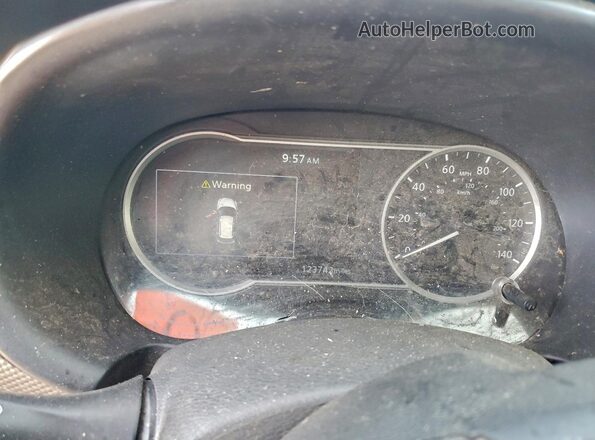 3N1CP5CU2JL501886 2018 NISSAN KICKS Серебряный Вид щитка приборов