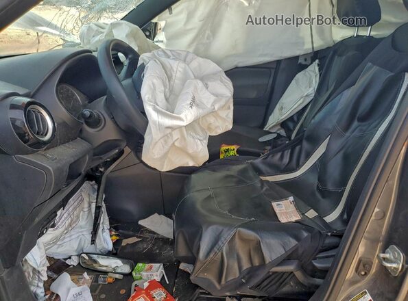3N1CP5CU2JL501886 2018 NISSAN KICKS Серебряный Вид салона спереди