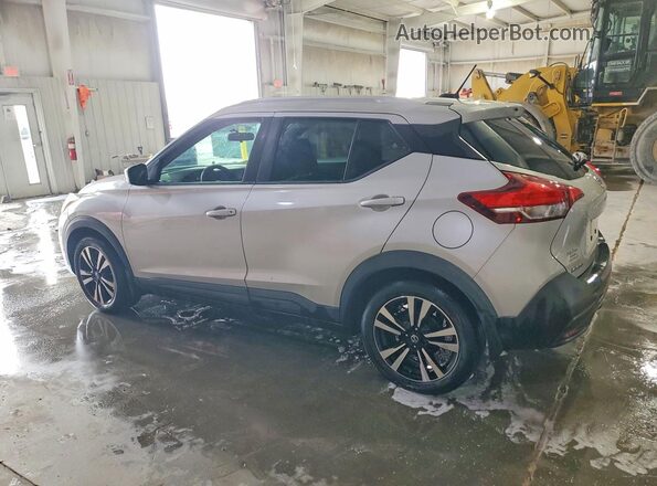 3N1CP5CU8JL516389 2018 NISSAN KICKS Silver Tył lewy