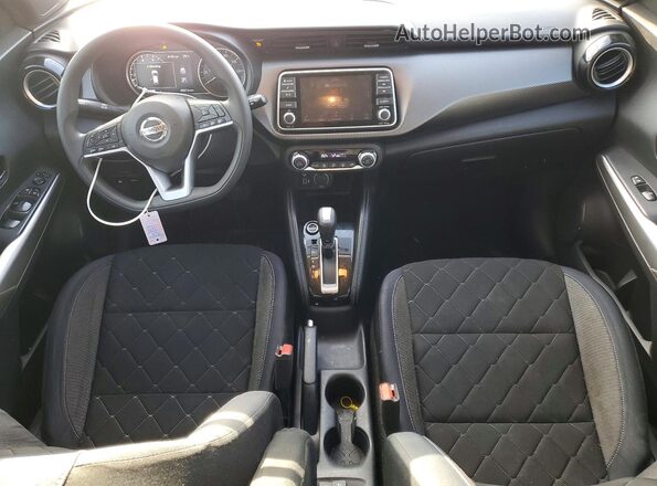 3N1CP5CU8JL516389 2018 NISSAN KICKS Silver Widok deski rozdzielczej