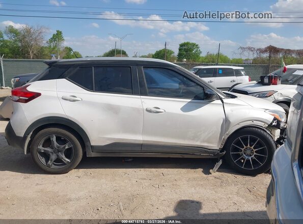 3N1CP5CU8JL519583 2018 NISSAN KICKS White 