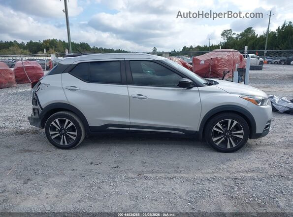 3N1CP5CU8JL532611 2018 NISSAN KICKS Silver Widok wnętrza 360 stopni