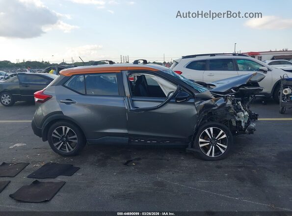 3N1CP5CUXJL534182 2018 NISSAN KICKS Gray Սալոնի հետևի տեսք