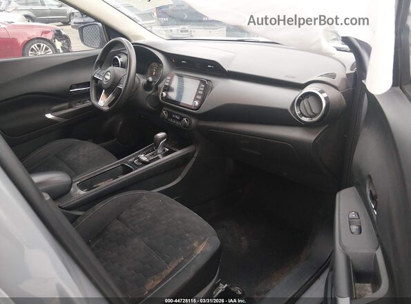 3N1CP5CV1NL503398 2022 NISSAN KICKS Gray Widok wnętrza z przodu