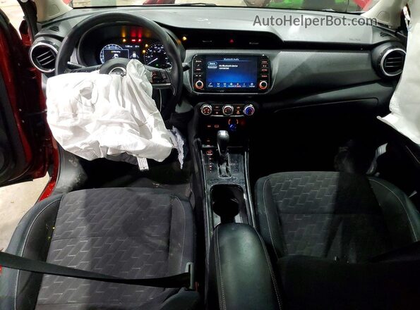 3N1CP5CV7PL572311 2023 NISSAN KICKS Red Vista del salpicadero